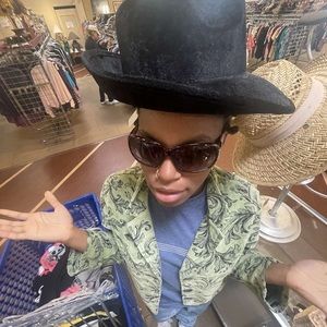 Meet your Posher, Ezekiel